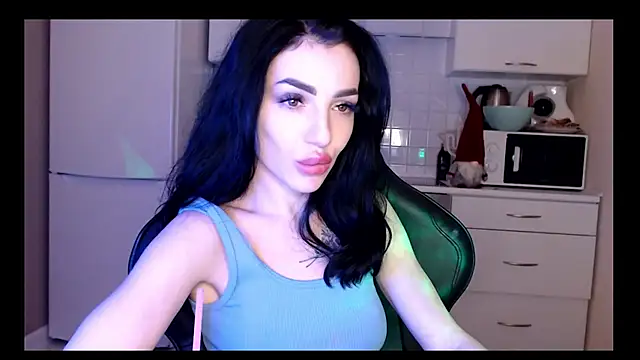 Snapshot of NancyLovee_ chatting on December 7, 12:30 am NancyLovee  online show from December 7, 12:30 am