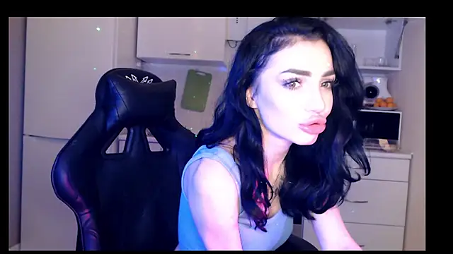 Snapshot of NancyLovee_ chatting on December 10, 1:22 am NancyLovee  online show from December 10, 1:22 am