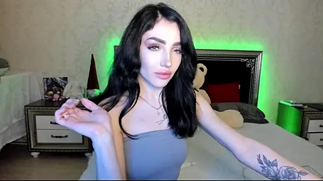 Snapshot of NancyLovee_ chatting on February 15, 1:21 am NancyLovee  online show from February 15, 1:21 am