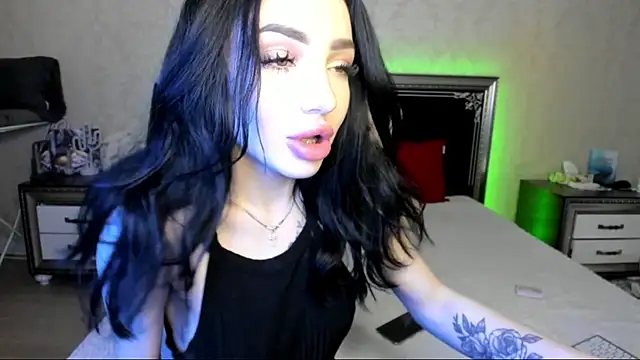 Snapshot of NancyLovee_ chatting on February 24, 3:53 pm NancyLovee  online show from February 24, 3:53 pm