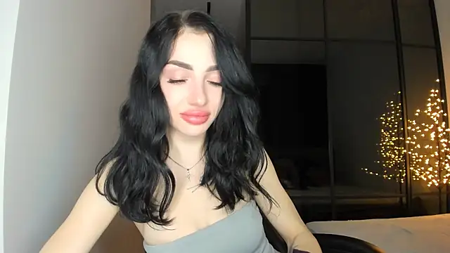 NancyLovee  online show from November 30, 8:35 pm