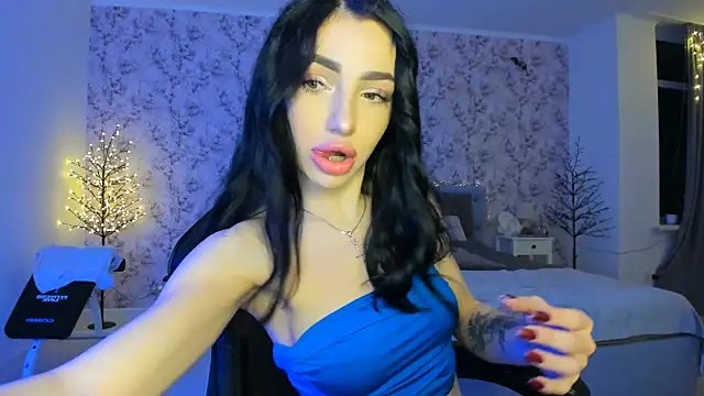 NancyLovee  online show from December 17, 2:45 pm