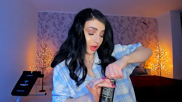 NancyLovee  online show from February 19, 8:27 pm