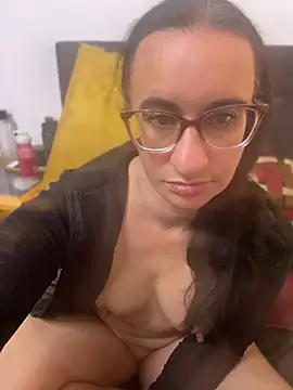 Snapshot of gloria7v05 chatting on June 27, 2:12 pm gloria7v05 online show from June 27, 2:12 pm