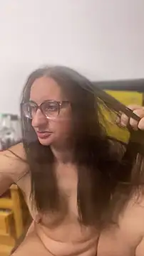 Snapshot of gloria7v05 chatting on July 2, 10:49 pm gloria7v05 online show from July 2, 10:49 pm