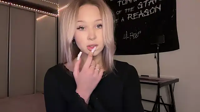 ur molly online show from March 18, 5:10 pm