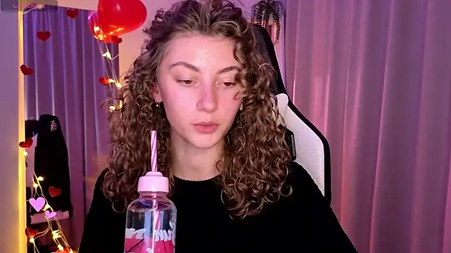 lady curls online show from February 18, 10:25 pm