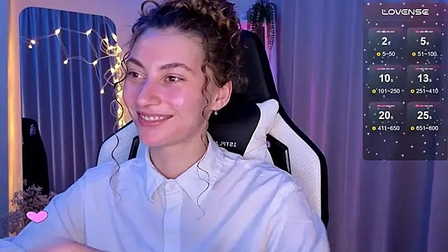 lady curls online show from March 6, 10:26 pm