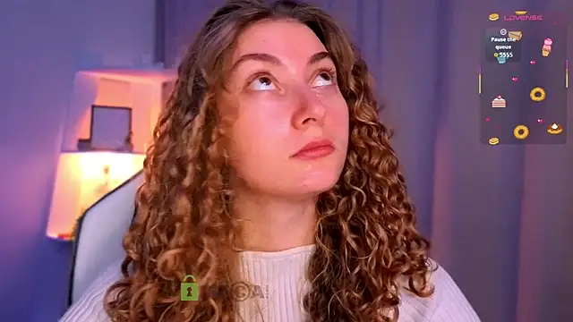 lady curls online show from October 3, 9:45 pm