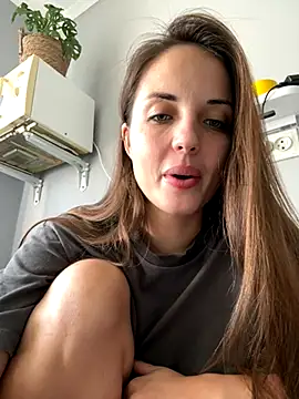 AmiLavs online show from October 26, 10:43 am