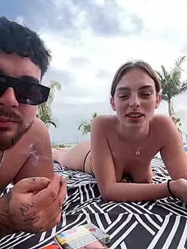 MrAndMrsSavage online show from April 16, 2:51 pm