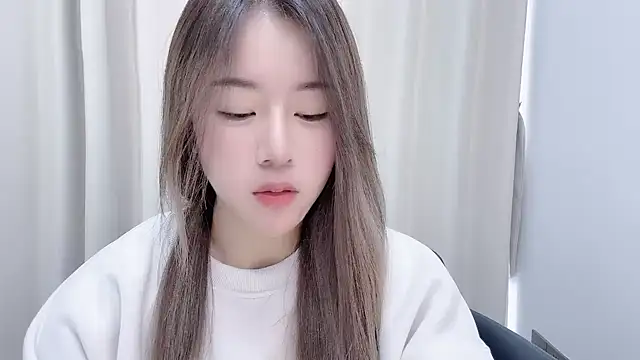 chloe-01 online show from December 17, 12:22 pm