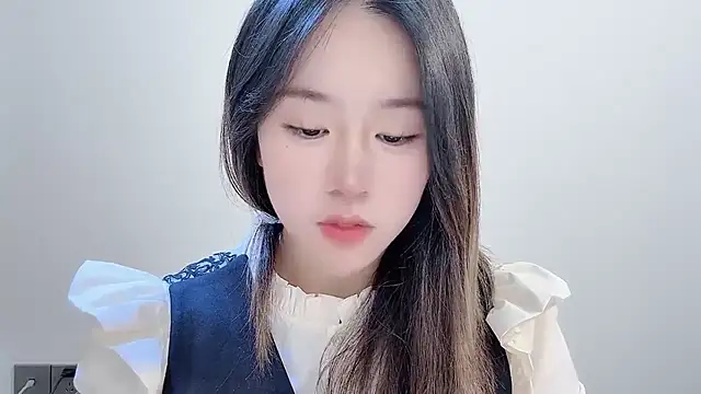 chloe-01 online show from November 17, 4:07 am