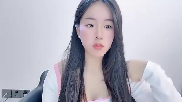 chloe-01 online show from December 20, 6:31 am