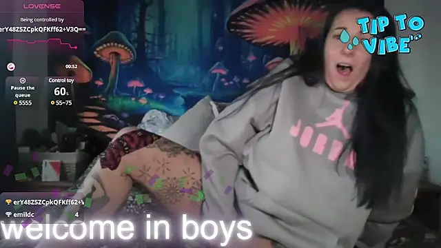 tattoomilf86 online show from December 8, 4:07 pm