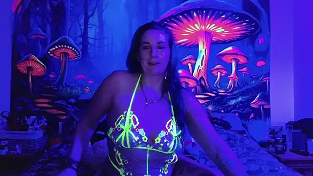 tattoomilf86 online show from February 8, 8:10 pm