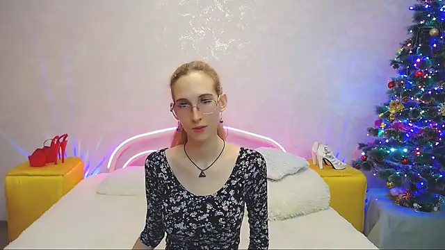 KlaryBrait online show from December 19, 2:35 pm