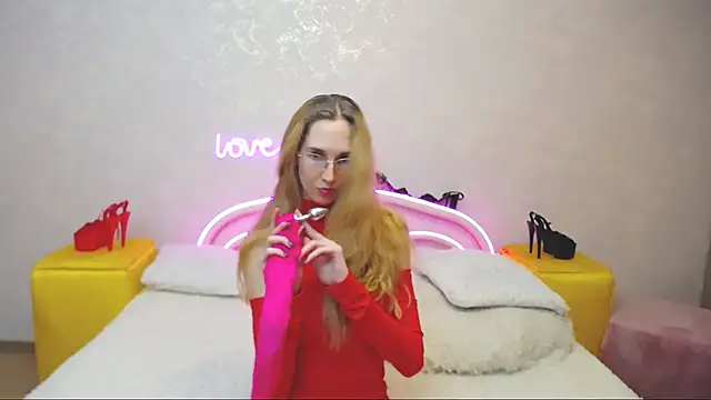 KlaryBrait online show from March 2, 2:10 pm