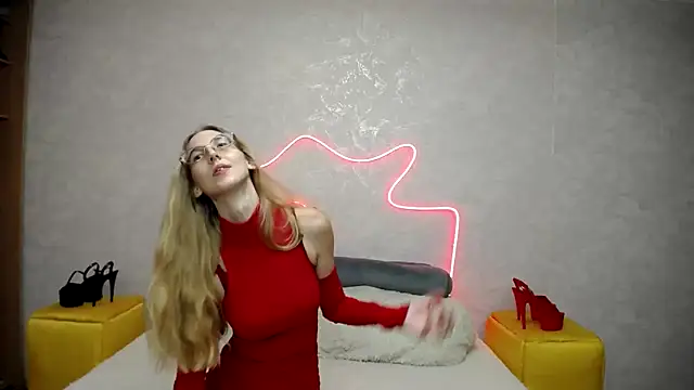 KlaryBrait online show from October 11, 4:49 pm