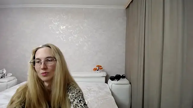 KlaryBrait online show from December 17, 4:46 pm