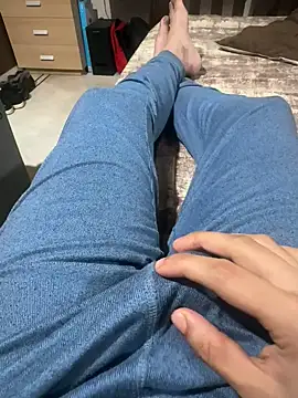 Snapshot of sonug0912 chatting on January 4, 1:31 am sonug0912 online show from January 4, 1:31 am