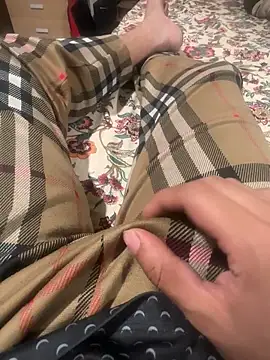 Snapshot of sonug0912 chatting on February 16, 9:33 pm sonug0912 online show from February 16, 9:33 pm