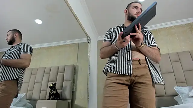 MaximusDick1  online show from October 19, 4:35 am