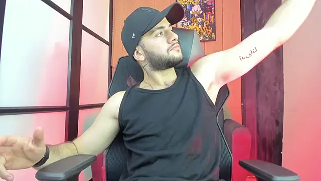 Snapshot of MaximusDick1_ chatting on February 10, 12:09 pm MaximusDick1 online show from February 10, 12:09 pm