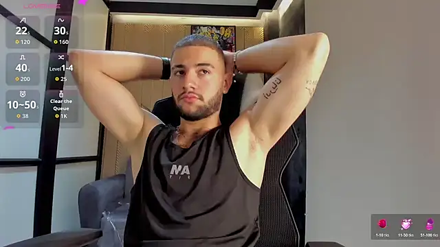 Snapshot of MaximusDick1_ chatting on February 12, 12:11 pm MaximusDick1 online show from February 12, 12:11 pm