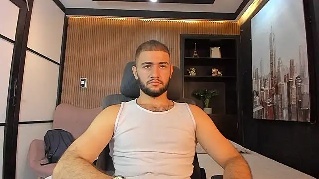 Snapshot of MaximusDick1_ chatting on February 20, 1:55 pm MaximusDick1 online show from February 20, 1:55 pm