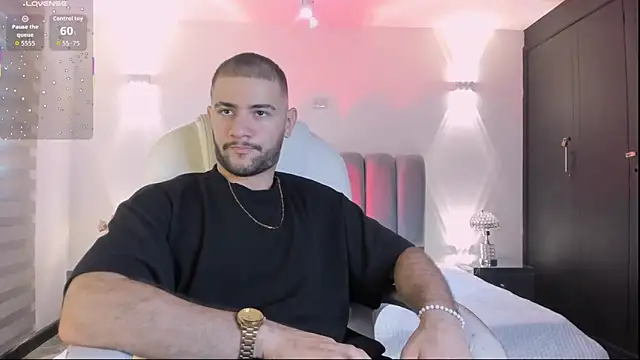 Snapshot of MaximusDick1_ chatting on February 24, 12:25 pm MaximusDick1 online show from February 24, 12:25 pm