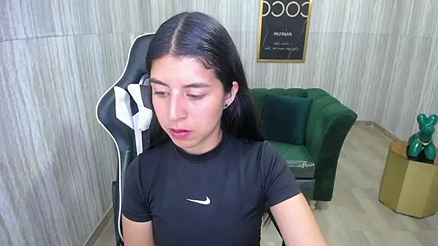 Snapshot of Bela_t_ chatting on December 9, 4:37 pm Bela t online show from December 9, 4:37 pm