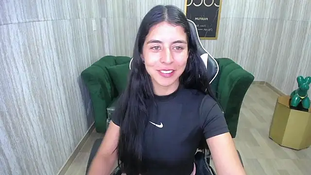 Snapshot of Bela_t_ chatting on December 9, 7:39 pm Bela t online show from December 9, 7:39 pm