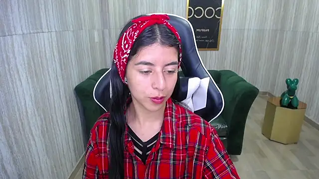 Snapshot of Bela_t_ chatting on December 14, 4:31 pm Bela t online show from December 14, 4:31 pm