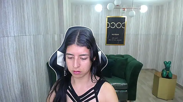 Snapshot of Bela_t_ chatting on December 14, 9:13 pm Bela t online show from December 14, 9:13 pm