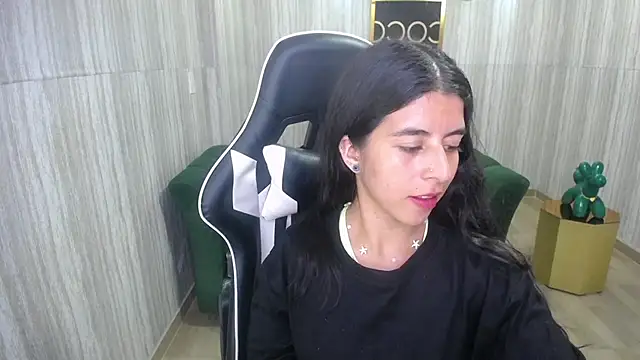 Snapshot of Bela_t_ chatting on December 19, 6:12 pm Bela t online show from December 19, 6:12 pm