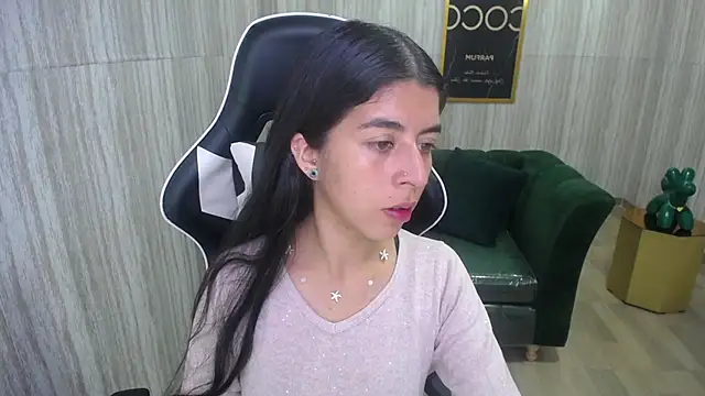 Snapshot of Bela_t_ chatting on December 21, 4:25 pm Bela t online show from December 21, 4:25 pm