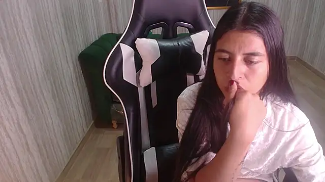 Snapshot of Bela_t_ chatting on February 13, 10:43 pm Bela t online show from February 13, 10:43 pm