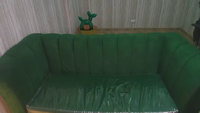 Snapshot of Bela_t_ chatting on February 14, 1:45 am Bela t online show from February 14, 1:45 am