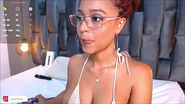 Snapshot of Lorena_Vieira_ chatting on January 3, 10:40 pm Lorena Vieira  online show from January 3, 10:40 pm