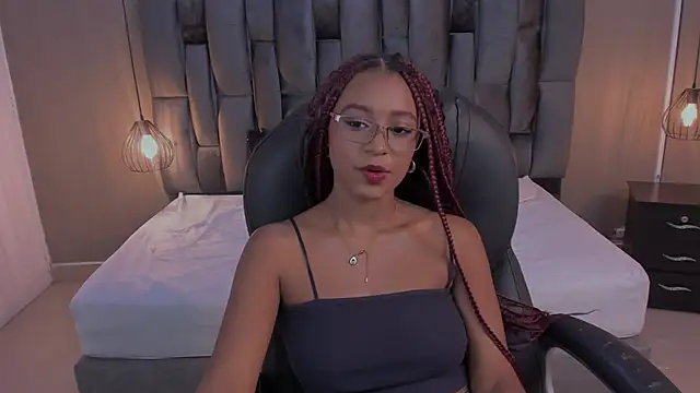 Snapshot of Lorena_Vieira_ chatting on March 2, 8:07 pm Lorena Vieira  online show from March 2, 8:07 pm