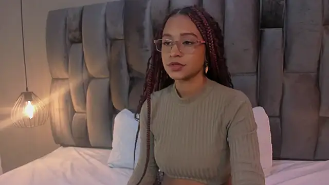 Snapshot of Lorena_Vieira_ chatting on March 7, 6:54 pm Lorena Vieira  online show from March 7, 6:54 pm