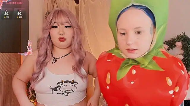 Snapshot of mei_honey_ chatting on December 13, 5:00 pm mei honey  online show from December 13, 5:00 pm