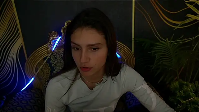 ValeryRoyale online show from February 4, 12:00 pm