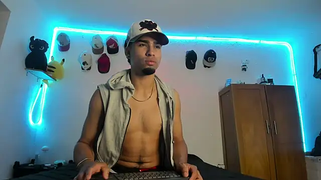 andy 0018 online show from June 9, 1:39 am