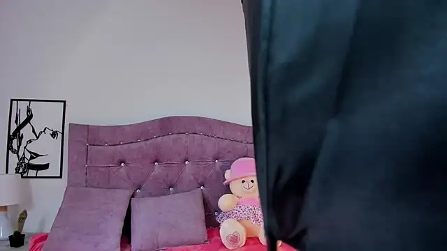 LunaSmitt online show from September 28, 1:11 am