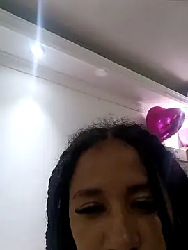 Snapshot of devi_black13_ chatting on December 3, 4:58 am devi black13  online show from December 3, 4:58 am