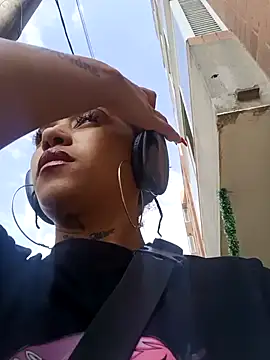 Snapshot of devi_black13_ chatting on December 7, 7:43 pm devi black13  online show from December 7, 7:43 pm