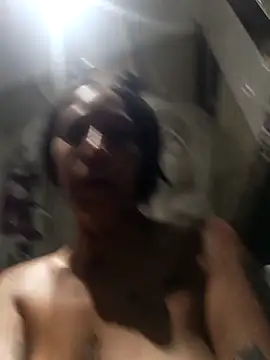 Snapshot of devi_black13_ chatting on December 17, 1:18 am devi black13  online show from December 17, 1:18 am