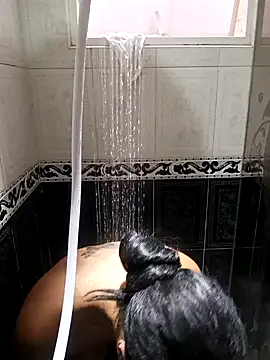 Snapshot of devi_black13_ chatting on January 13, 8:26 pm devi black13  online show from January 13, 8:26 pm